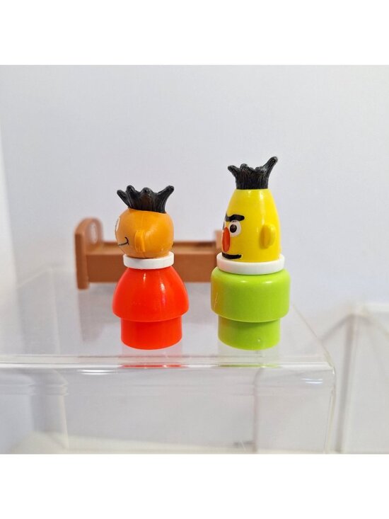 Little People Bert & Ernie Brown Bed Sesame Street Fisher Price Vintage - Picture 8 of 9